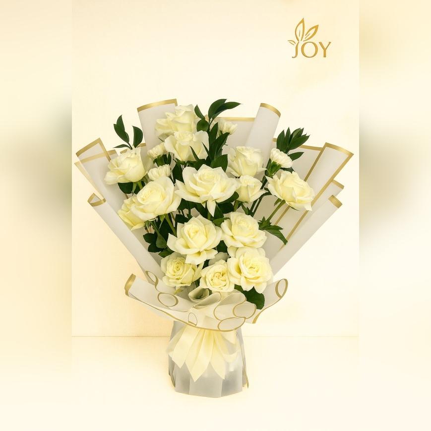 Elegant White Roses Bouquet